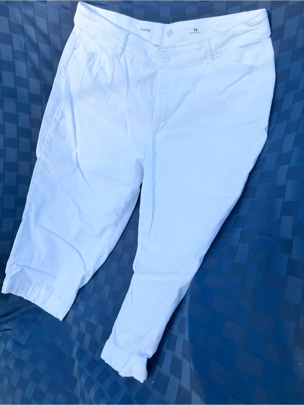 St John’s Bay Mid Rise Capris